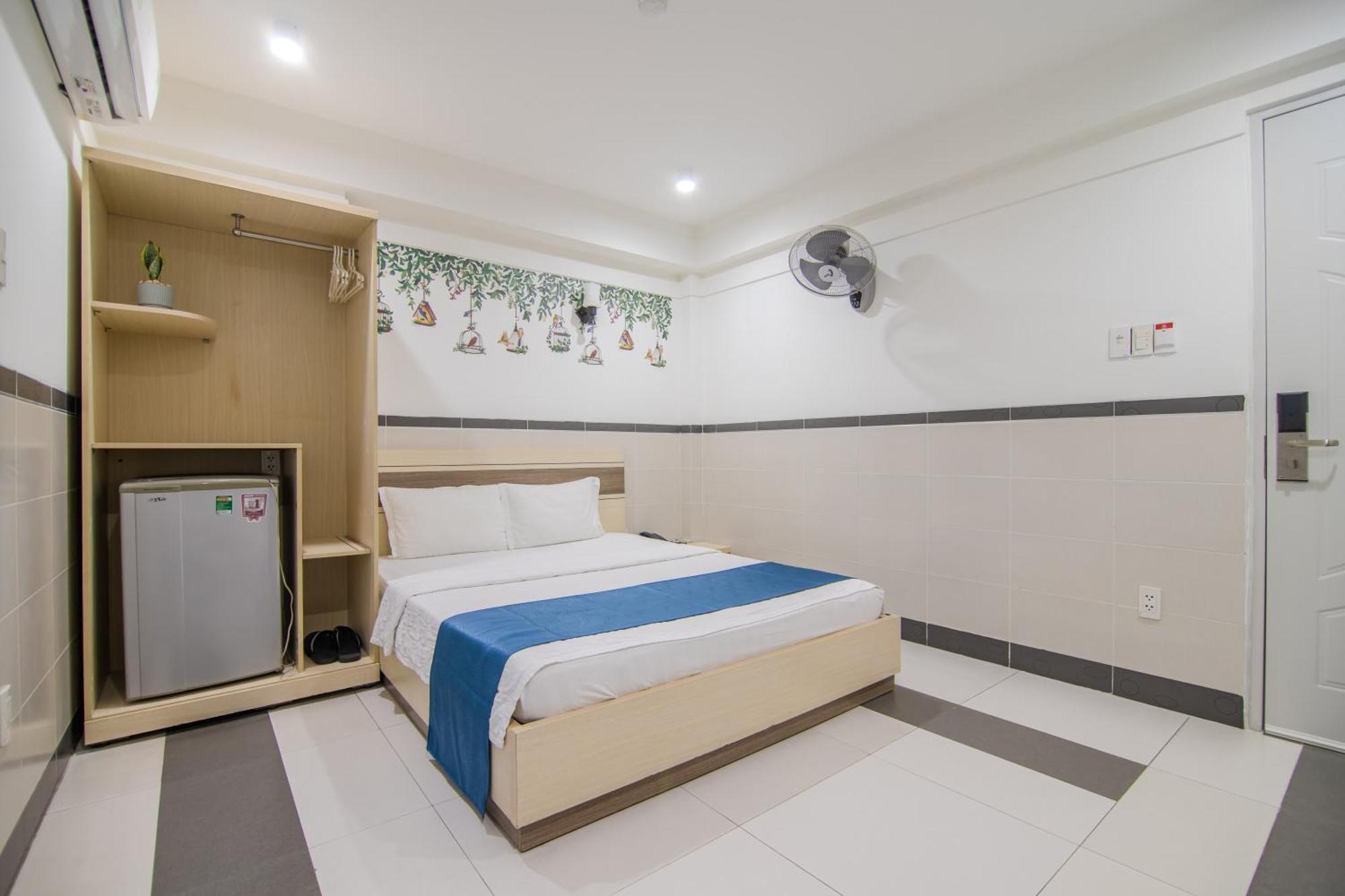 Bin Bin Hotel 5 - Near Lotte Mart D7 Хошимин Экстерьер фото