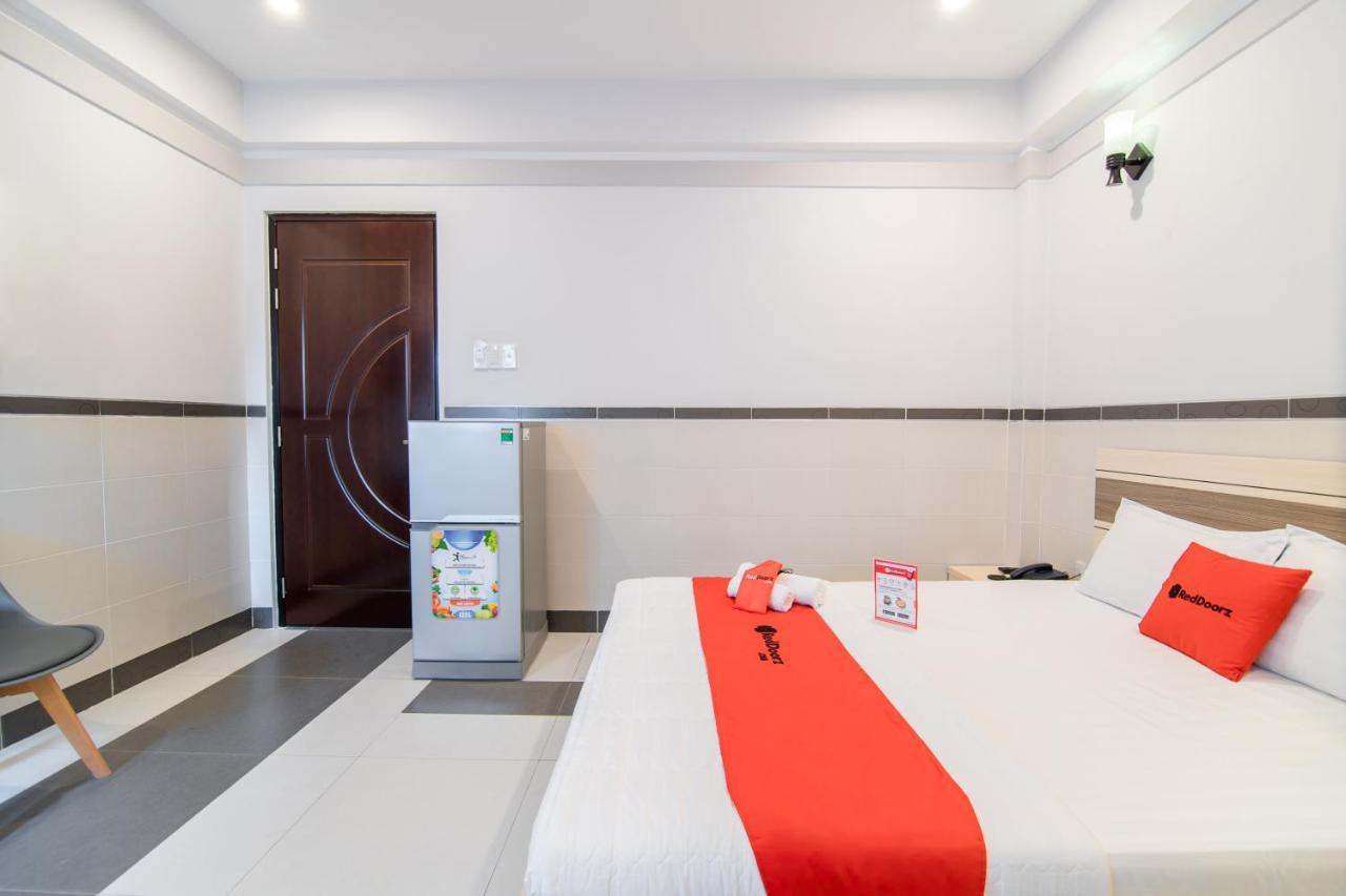 Bin Bin Hotel 5 - Near Lotte Mart D7 Хошимин Экстерьер фото